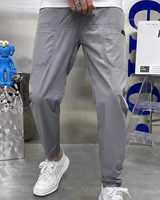 Hochelastische skinny-cargohose mit mehreren taschen für herren