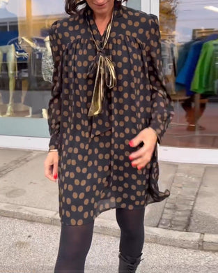 Gepunktetes Langarmkleid