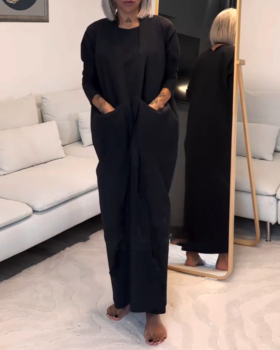 Modisches, einfarbiges, plissiertes kleid mit schnürung und rundhalsausschnitt