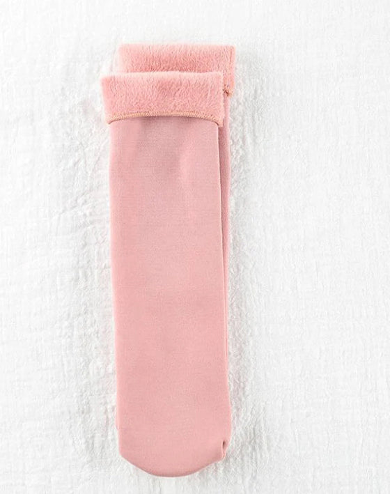 Weiche plüsch-bodensocken für den winter