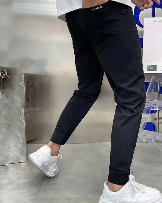 Hochelastische skinny-cargohose mit mehreren taschen für herren