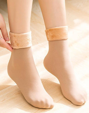 Weiche plüsch-bodensocken für den winter