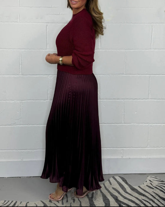 Lässiges, kontrastfarbenes kleid mit patchwork und plissee