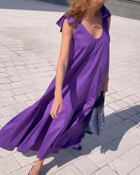 Einfarbiges freizeitkleid mit trägern