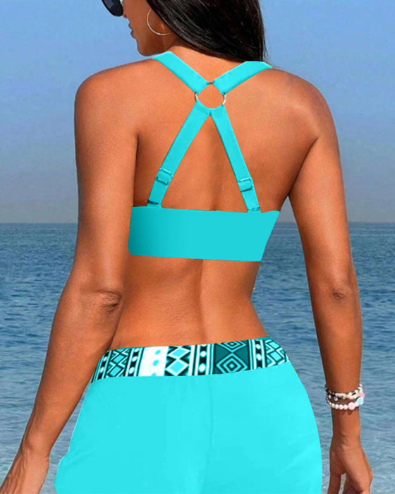 Bikinis mit hoher Taille und geometrischem Muster