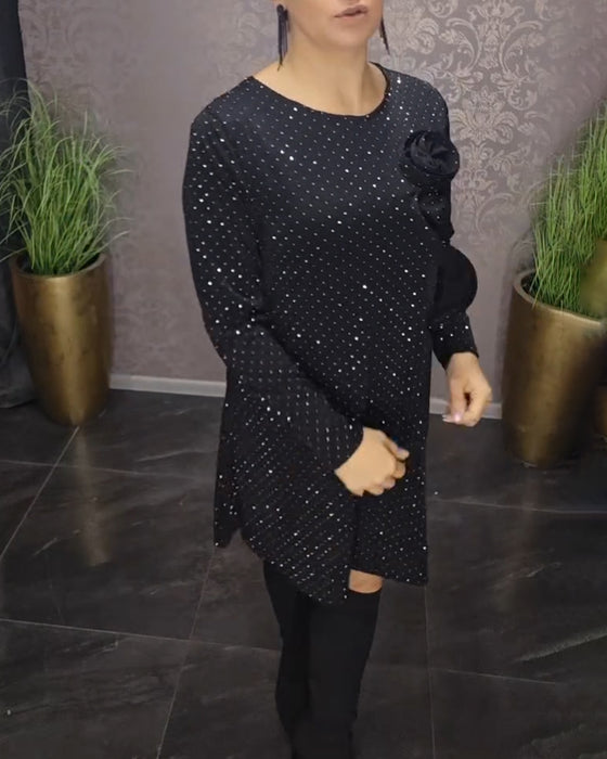 Elegantes Kleid mit Rundhalsausschnitt und langen Ärmeln und Rautenmuster