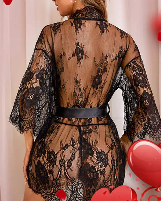 Eleganter einfarbiger Spitzenpyjama