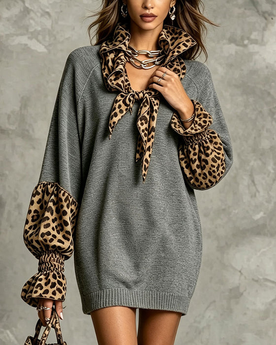 Strickkleid Leopardenmuster Schal Kragen
