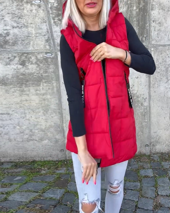 Ärmelloser, wattierter Mantel mit Reißverschluss und Kapuze