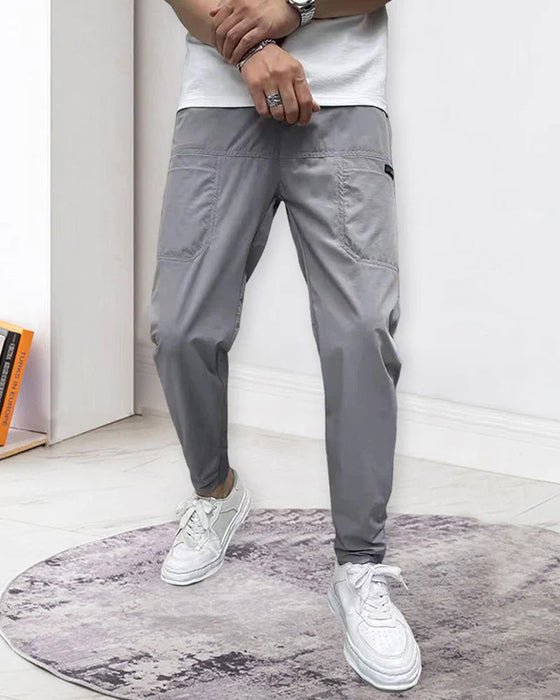 Hochelastische skinny-cargohose mit mehreren taschen für herren
