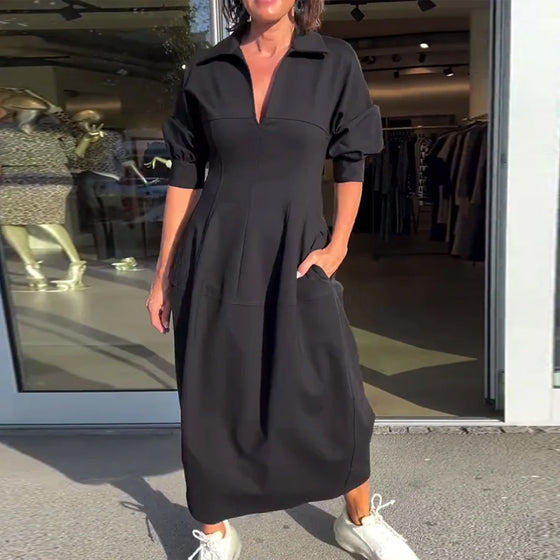 Einfarbiges freizeitkleid mit revers