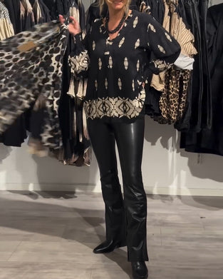 Shirt mit V-Ausschnitt und Laternenärmeln, bedruckt