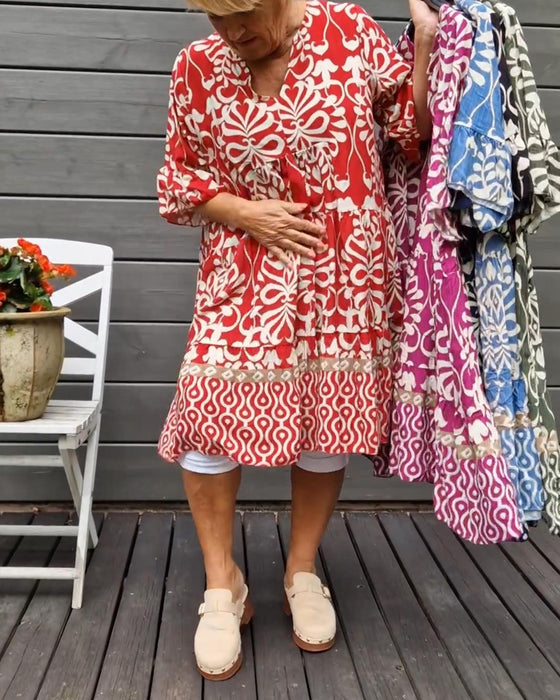 Lockere, bedruckte bluse mit v-ausschnitt