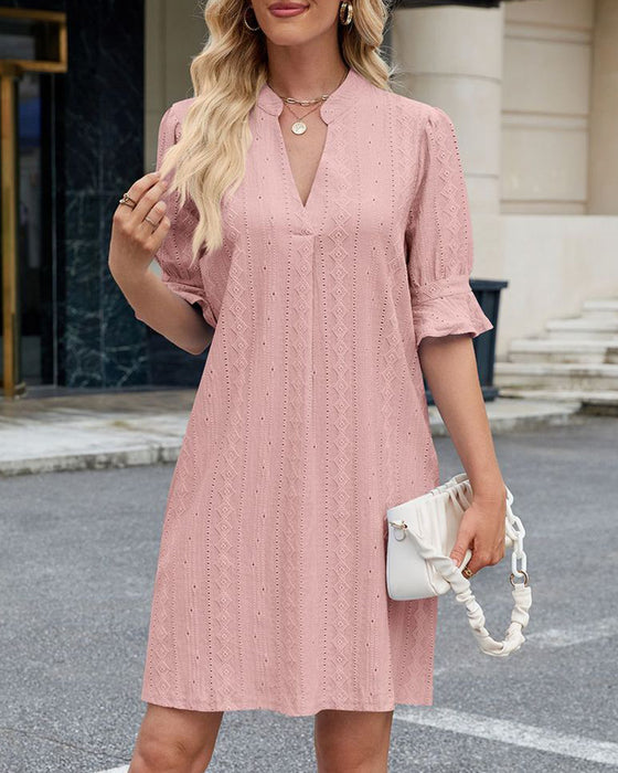 Kleid Einfarbig mit V-Ausschnitt