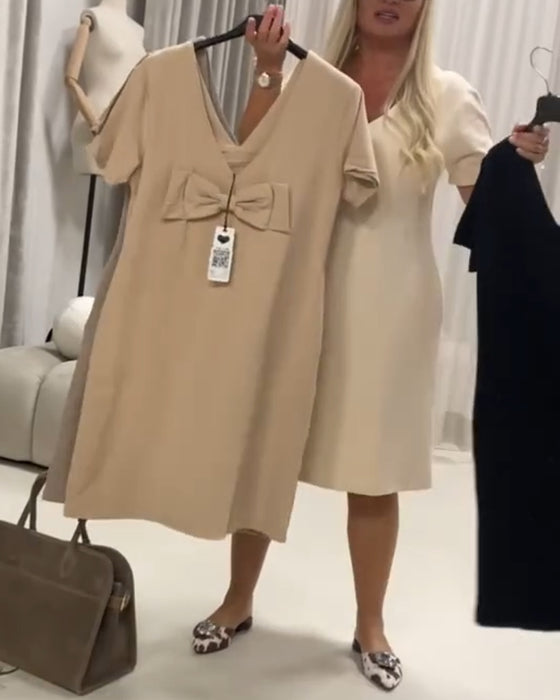 Modisches Und Elegantes Kleid Mit V-Ausschnitt