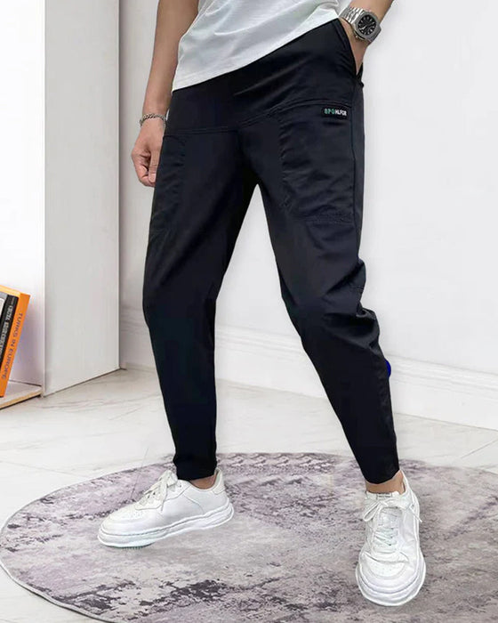 Hochelastische skinny-cargohose mit mehreren taschen für herren