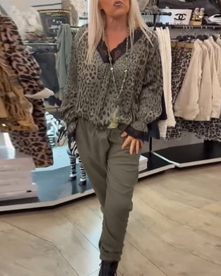 Einfarbige Freizeithose mit Kordelzug