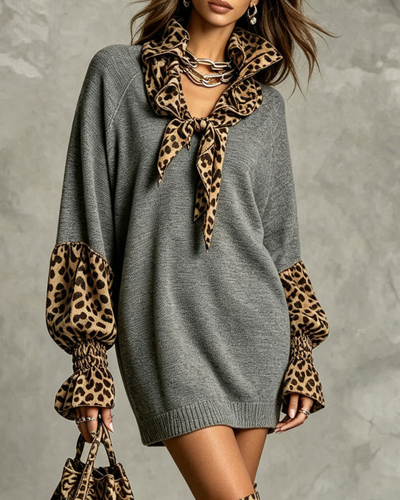 Strickkleid Leopardenmuster Schal Kragen