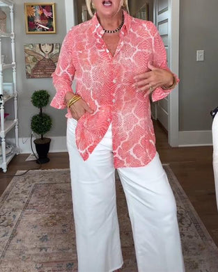 Bluse Mit Knöpft Und Strukturiert Merkmalen