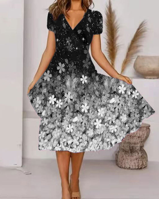 Kurzärmeliges Kleid Mit V-Ausschnitt Und Blumenmuster