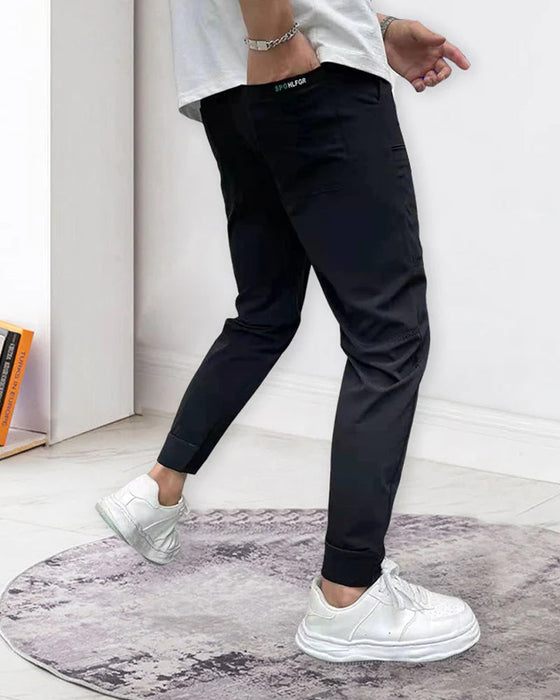 Hochelastische skinny-cargohose mit mehreren taschen für herren