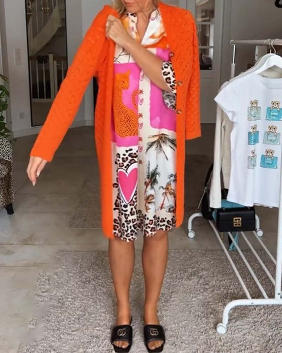 Patchwork-kleid mit V-ausschnitt und leopardenmuster