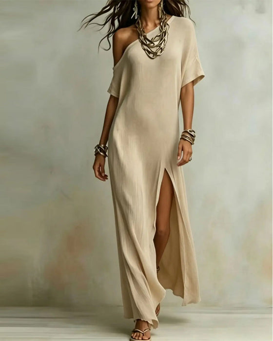 Kleid Mit Geschrägtem Schlitzschulter Und Schlitz