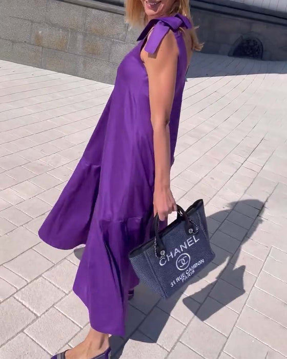 Einfarbiges freizeitkleid mit trägern
