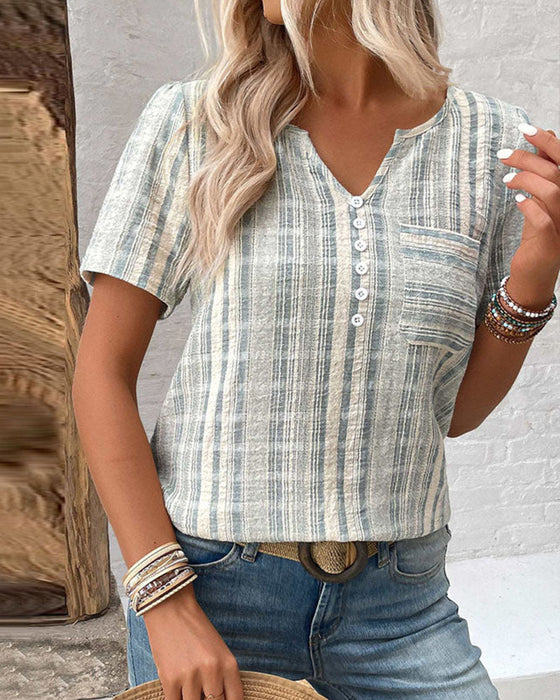 Lässiges T-Shirt mit V-Ausschnitt und Streifenkaro