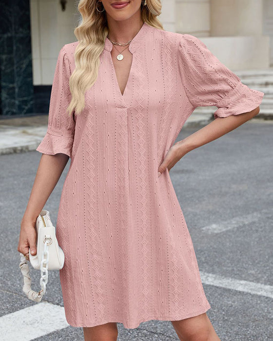 Kleid Einfarbig mit V-Ausschnitt