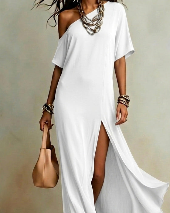 Kleid Mit Geschrägtem Schlitzschulter Und Schlitz
