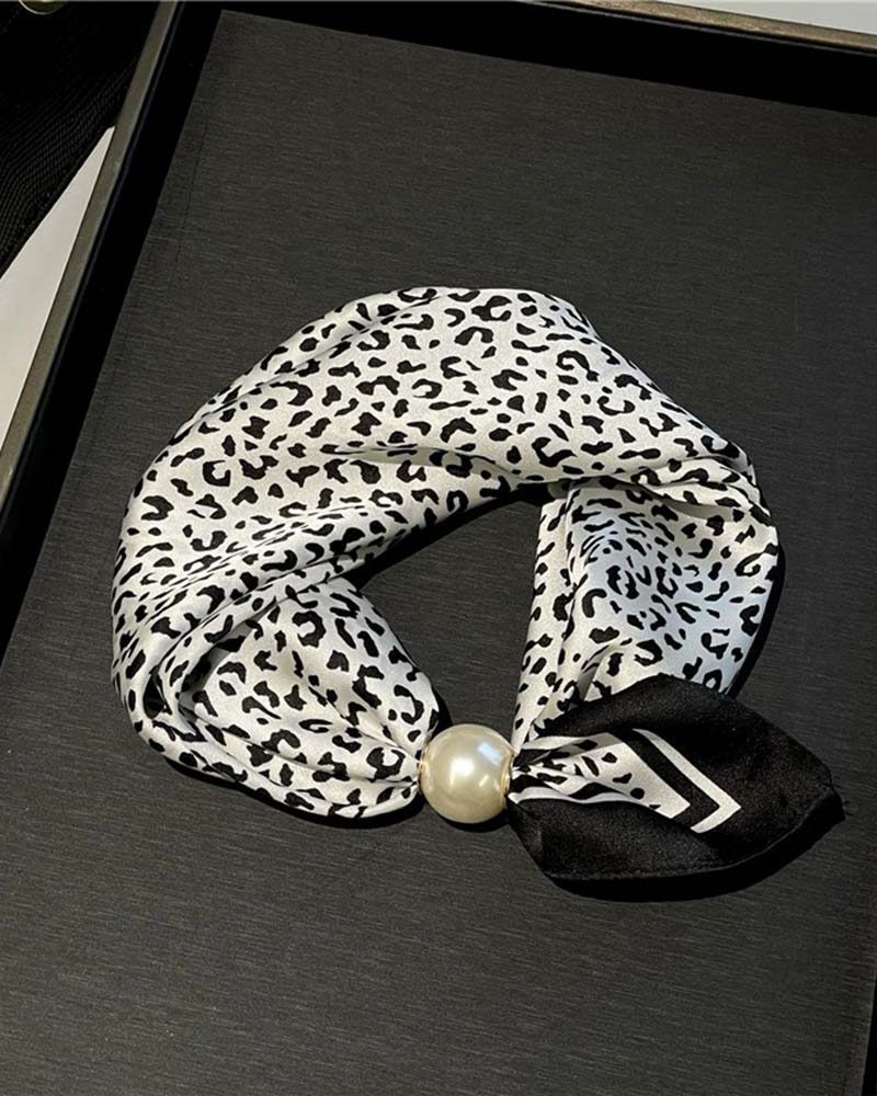 Müheloser Glamour: Perlenkettenschal 🧣