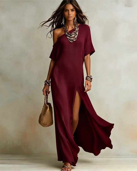 Kleid Mit Geschrägtem Schlitzschulter Und Schlitz