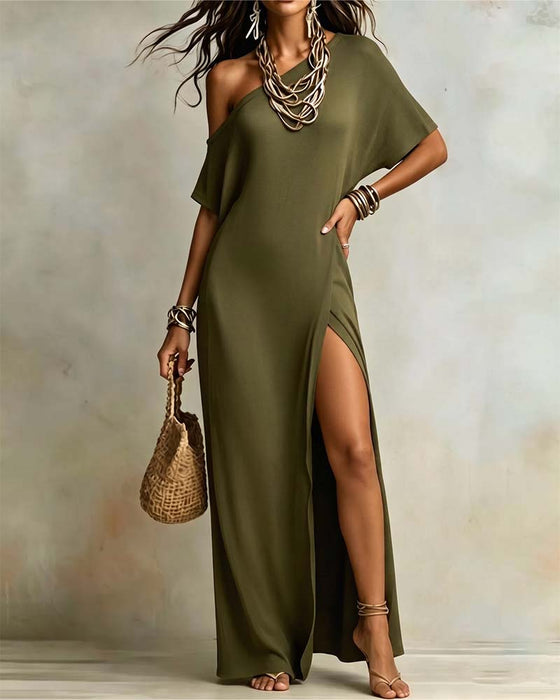 Kleid Mit Geschrägtem Schlitzschulter Und Schlitz