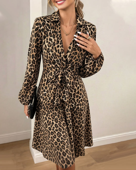 Kleid Leopardenmuster Revers Taille Riemen Hemd