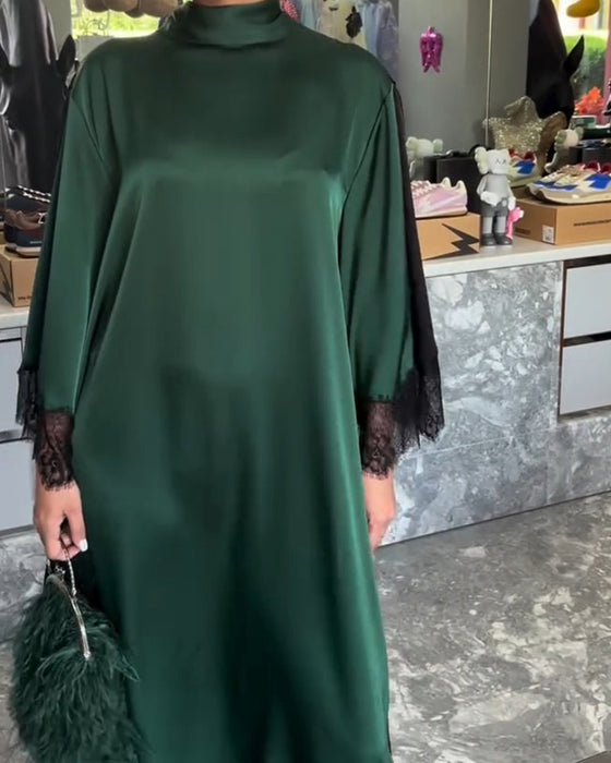 Kleid Mit Stehkragen Und Spitzenbesatz