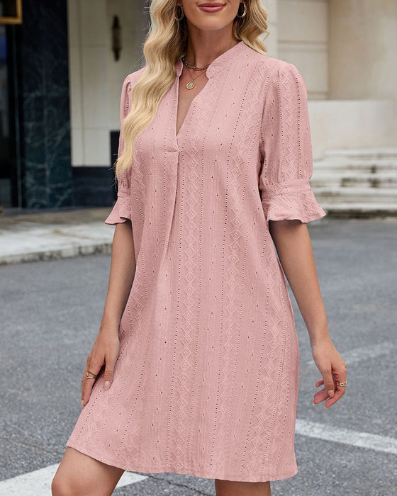 Kleid Einfarbig mit V-Ausschnitt