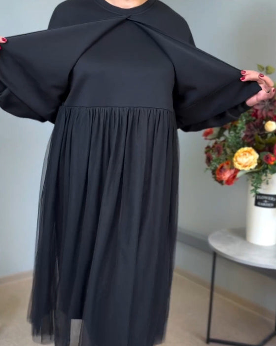 Elegantes Kleid mit unregelmäßigen Maschennähten in Volltonfarbe