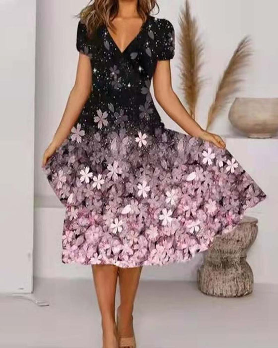 Kurzärmeliges Kleid Mit V-Ausschnitt Und Blumenmuster