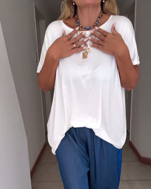 Einfarbiges kurzarm-t-shirt mit rundhalsausschnitt