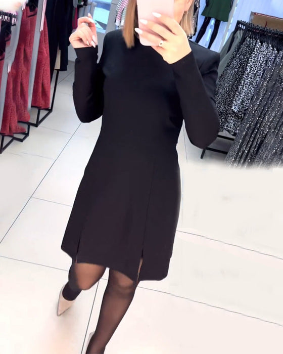 Kleid mit Schlitz und langen Ärmeln