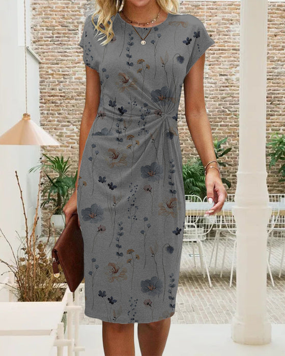 Kleid mit Blumendruck und kurzen Ärmeln