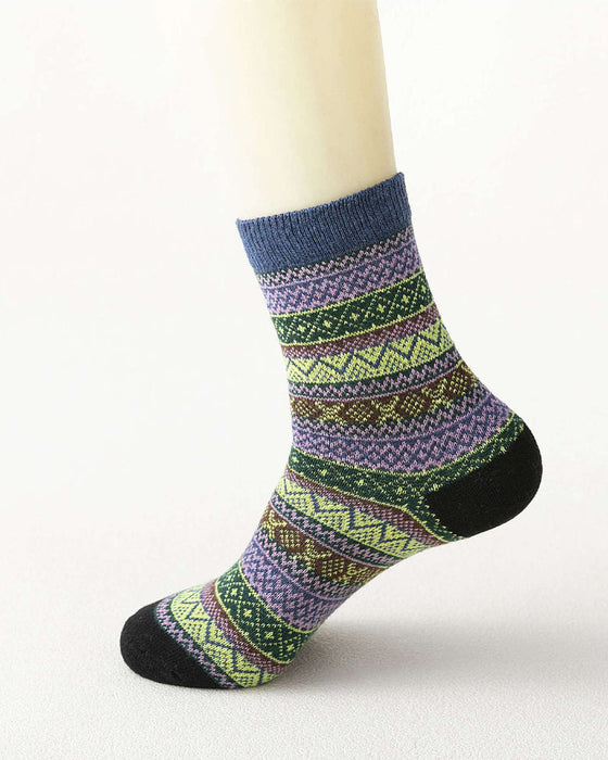 Warme Socken mit bunten Streifen