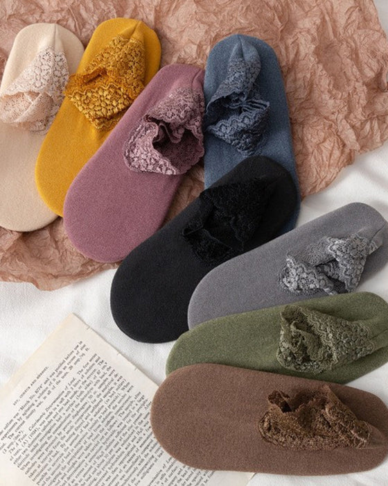 Neue warme Socken mit modischer Spitze