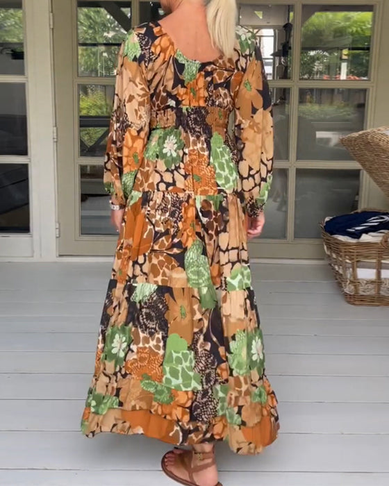 Kleid mit V-Ausschnitt und langen Ärmeln