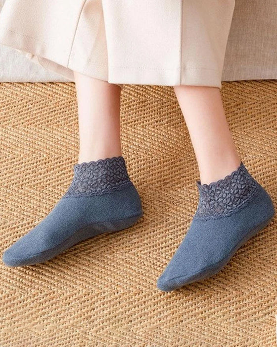 Neue warme Socken mit modischer Spitze