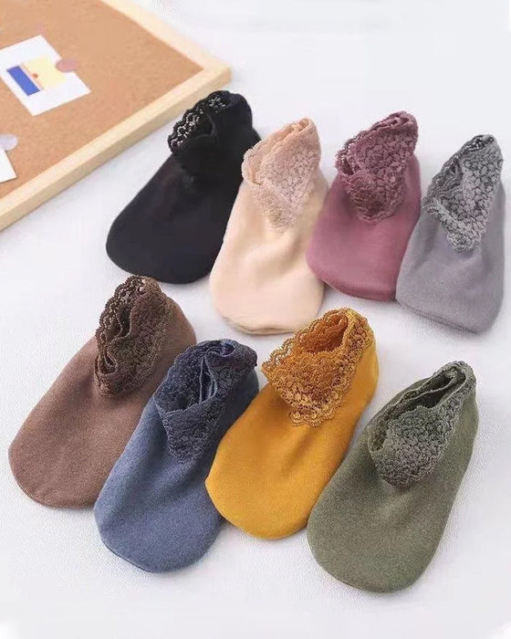 Neue warme Socken mit modischer Spitze