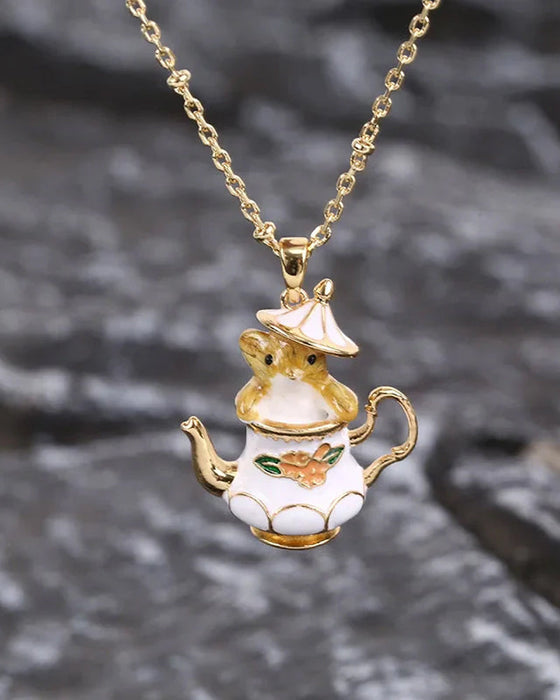 Maus in meinem Teekannen-Schmuckset