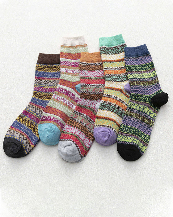 Warme Socken mit bunten Streifen