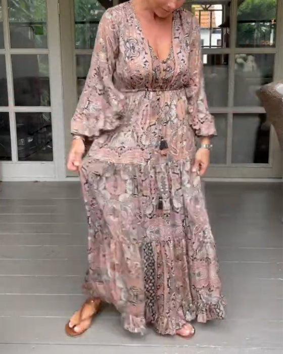 Kleid mit Rüschenärmeln und V-Ausschnitt